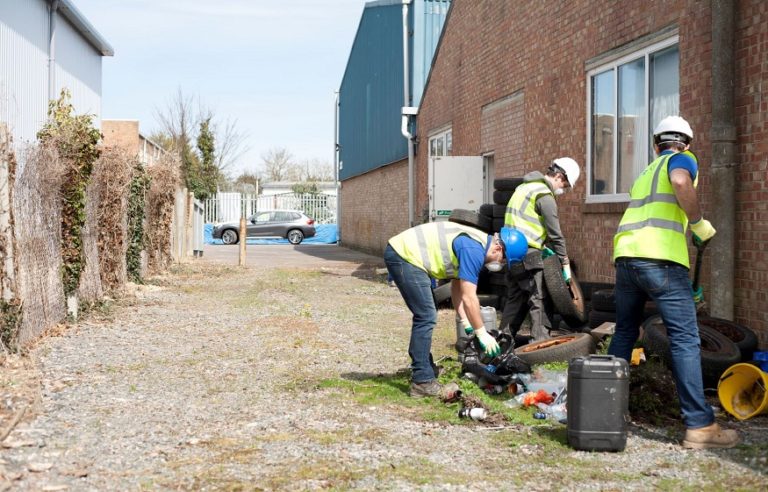 Reasons Why Hiring a Professional Waste Management Service is Important | Creiaqueeramosamigos.com